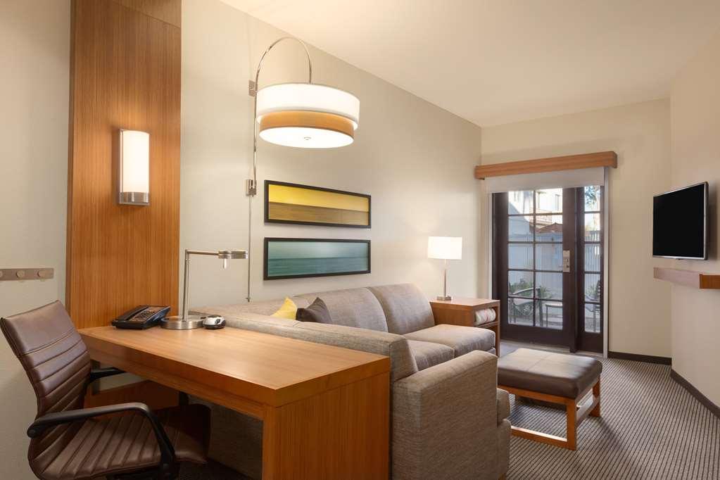 Hyatt Place Phoenix Chandler - Fashion Center Room photo